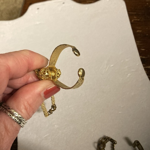 Vintage 50s 60s scarf / glove clips . Old tarnish condition. Collectible - Picture 6 of 11